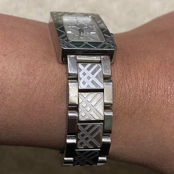 Authentic Burberry Swiss Quartz Watch - Picture 2 of 14